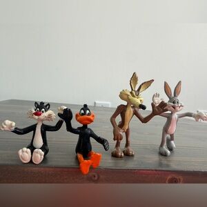 Vintage Wile E. Coyote, Bugs Bunny, Daffy Duck & Sylvester